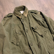 Load image into Gallery viewer, Vintage Military Coat L
