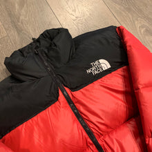 Load image into Gallery viewer, The North Face 700 puffer jacket M
