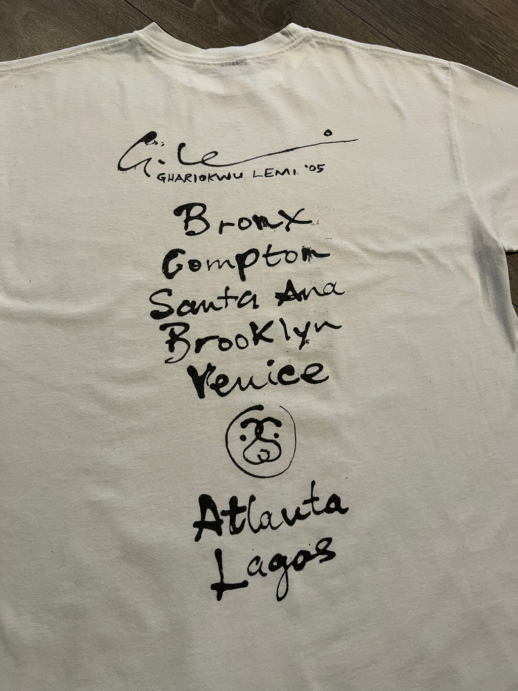 2000s Stussy city script tee L