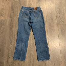 Load image into Gallery viewer, Lee Raw Denim 33
