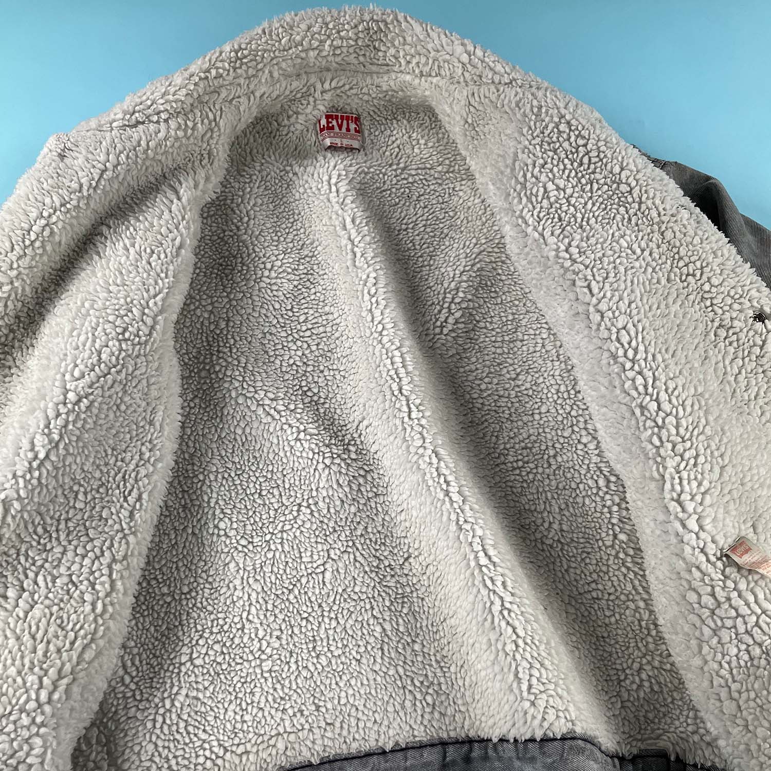 Vintage Levi's sherpa lined denim jacket L