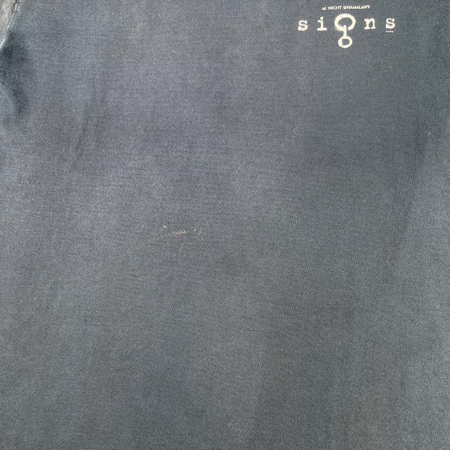 2002 'Signs' M. Night Shyamalan tee L