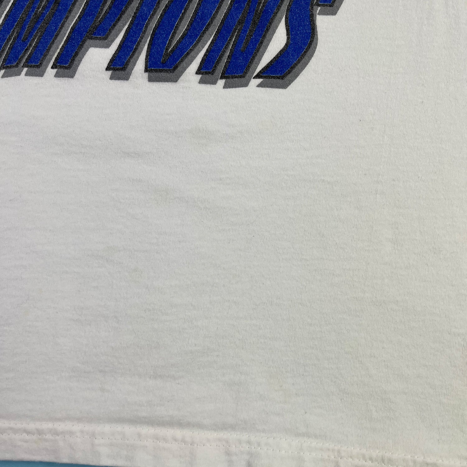 1998 Chicago Bulls Repeat 3-peat NBA Champions tee L/XL