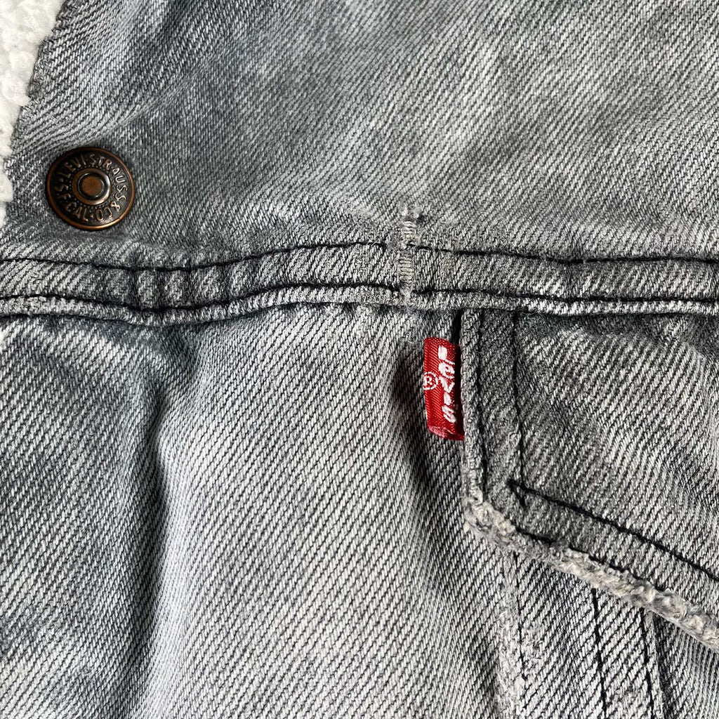 Vintage Levi's sherpa lined denim jacket L