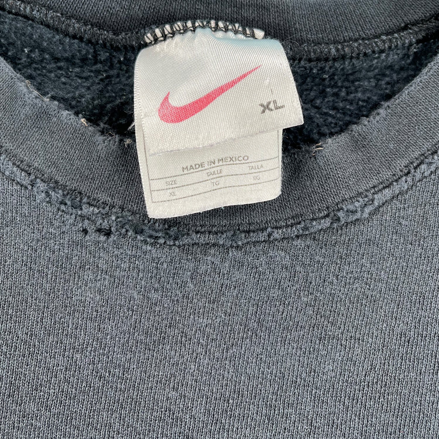 '90s Nike mini swoosh crewneck distressed XL