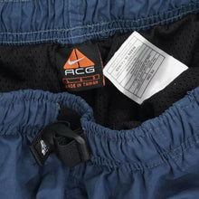 Load image into Gallery viewer, Vintage Nike ACG shorts L
