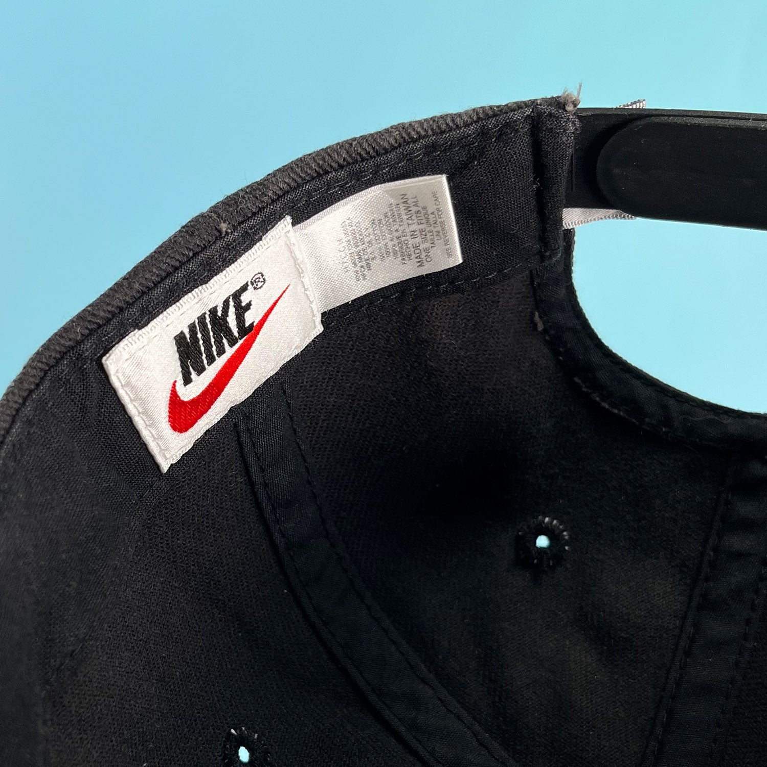 '90s Nike swoosh snapback