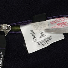 Load image into Gallery viewer, Vintage Patagonia reversible jacket L/XL
